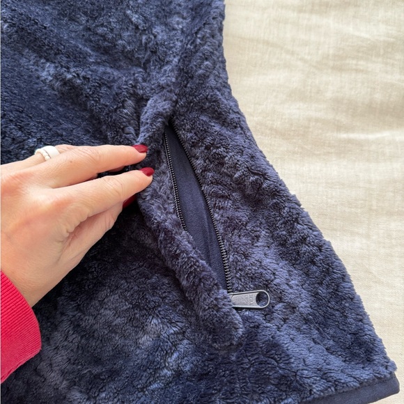 Columbia Woman’s Fire Side Half Zip Sherpa Fleece Pullover in Navy Blue - Picture 11 of 11